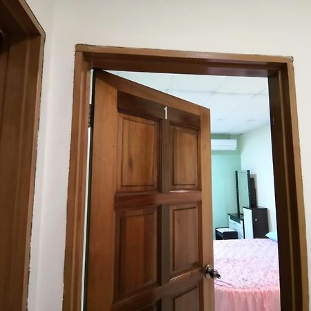 Cosy Homestay Ulu Tiram Exterior foto