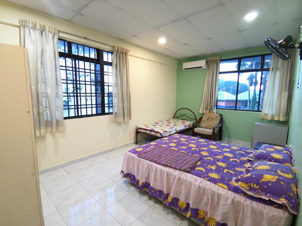Cosy Homestay Ulu Tiram Exterior foto