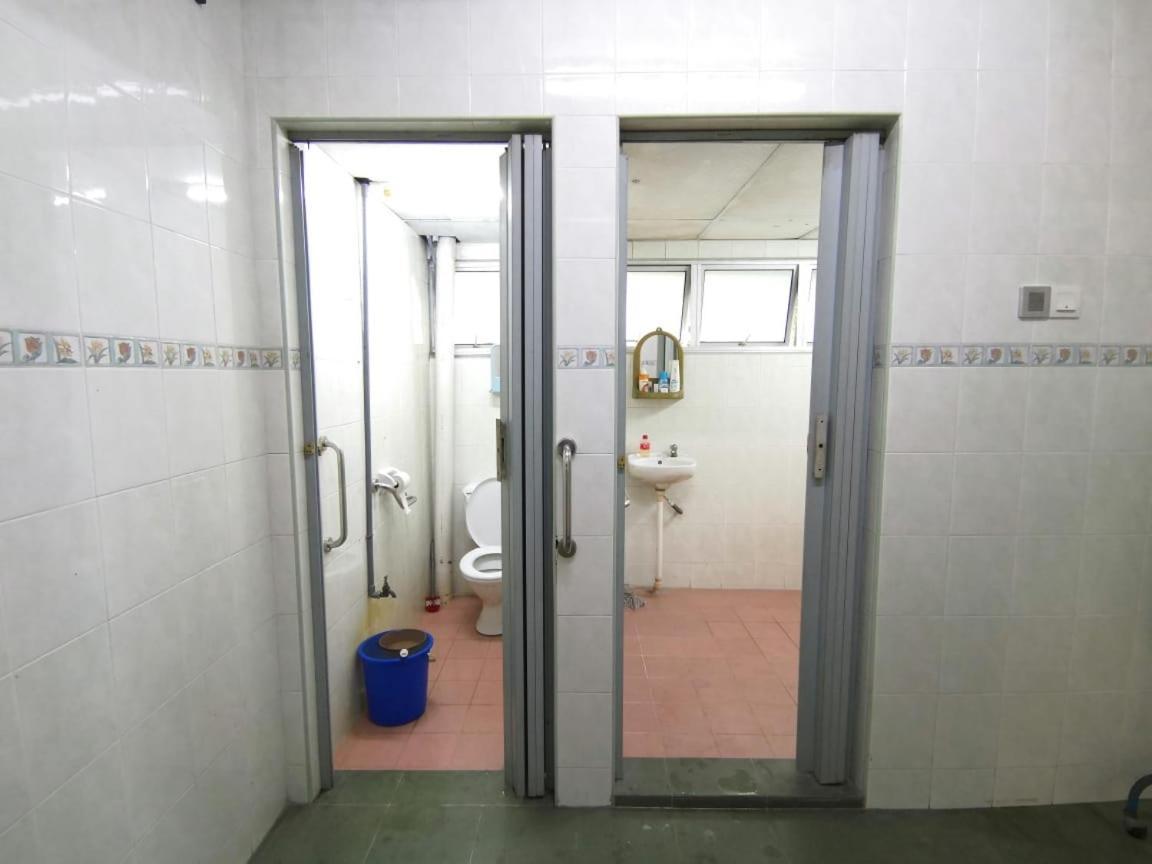 Cosy Homestay Ulu Tiram Exterior foto
