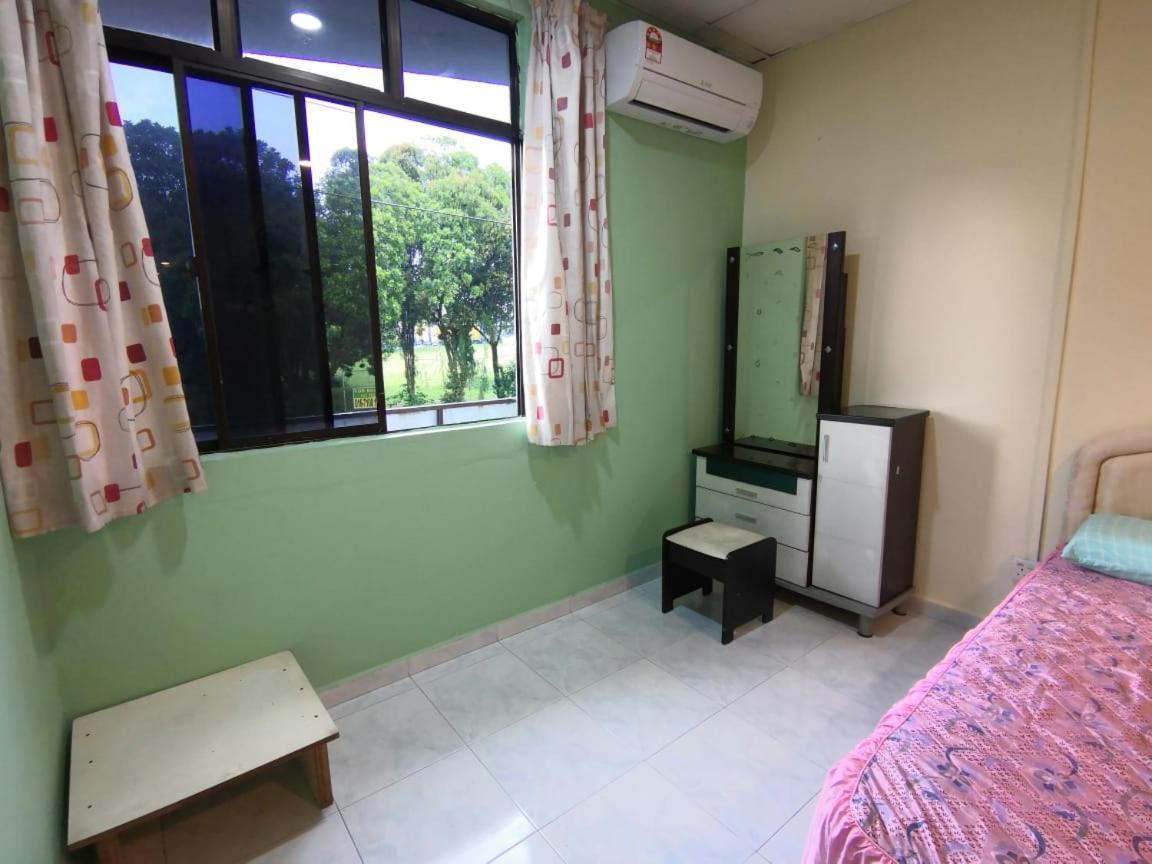 Cosy Homestay Ulu Tiram Exterior foto